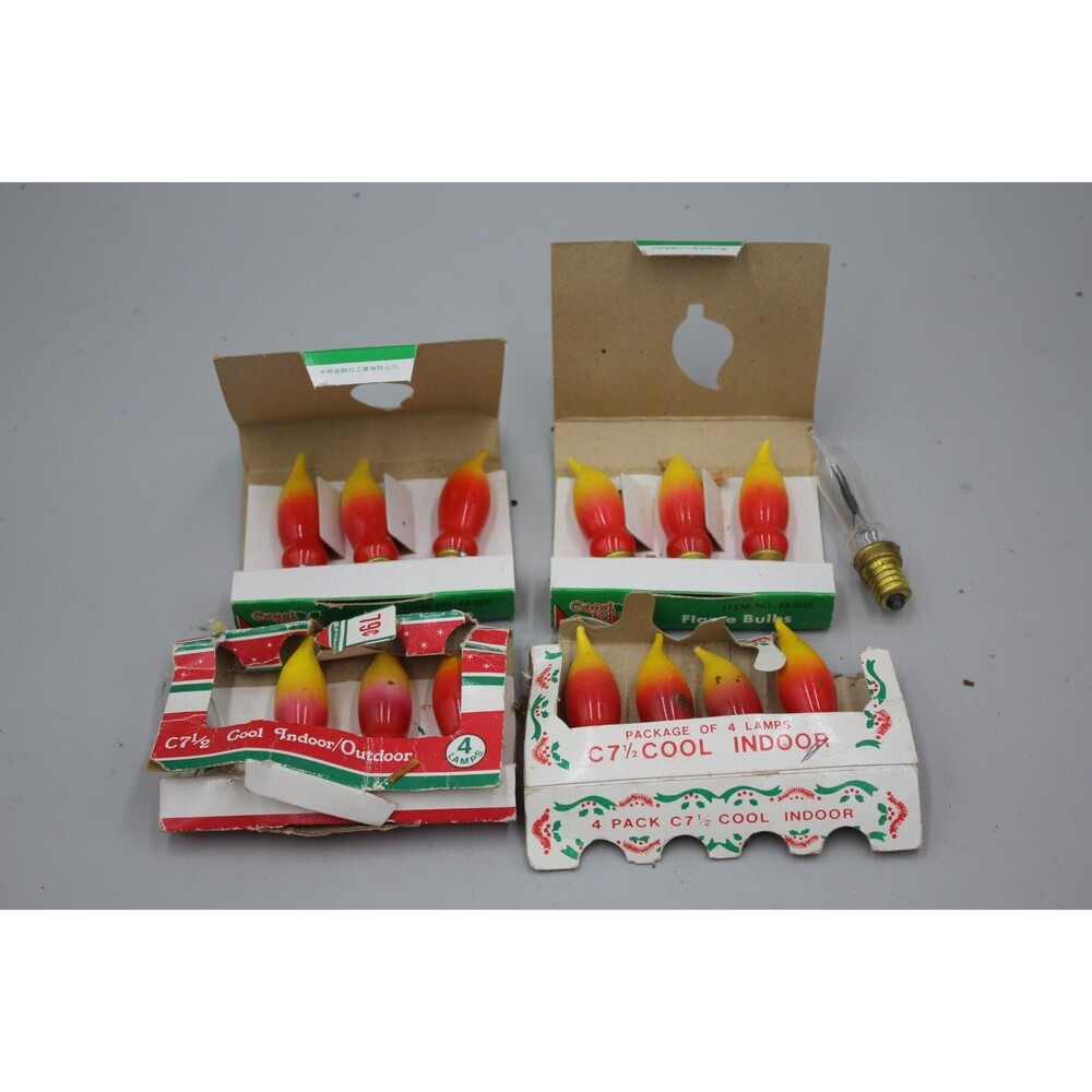 Vintage Set of 14 Flame Red Yellow Tip CHRISTMAS LIGHT BULBS C7 Some Tested